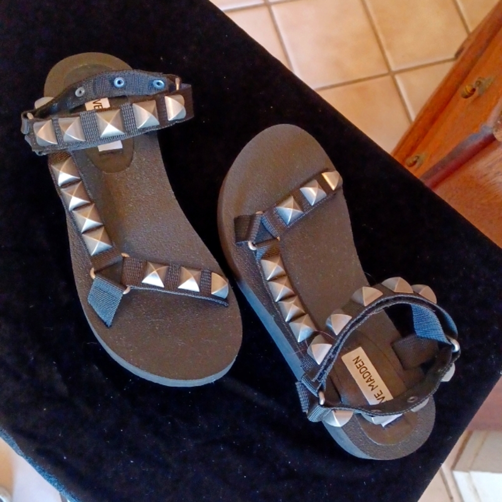 Steve Madden Sandals Size 71/2 - Picture 2 of 5